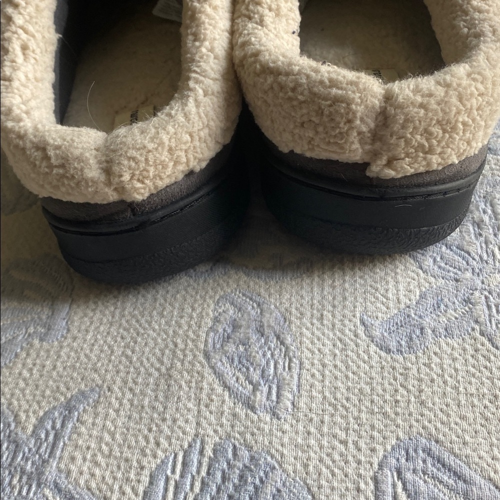 Dearforms Slippers size Large - Picture 3 of 6